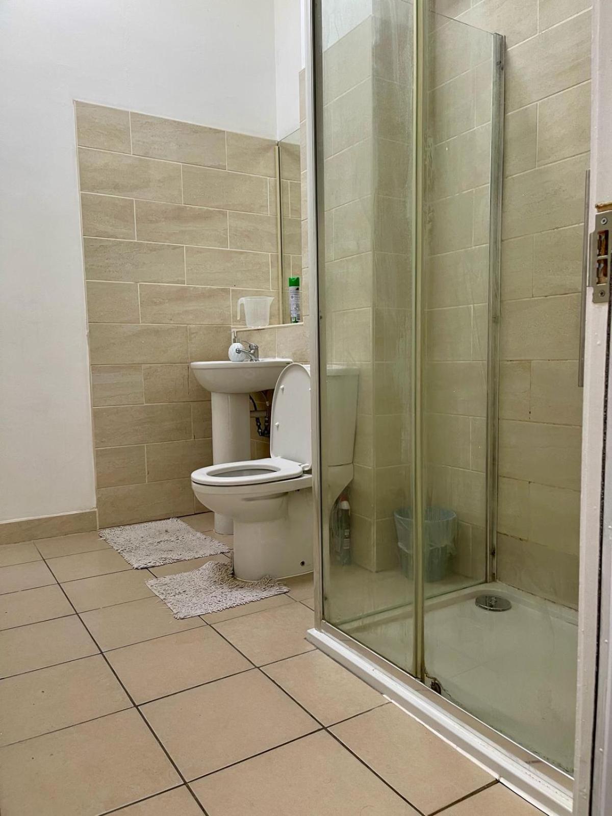 Homestays-Close To Coventry City And University I Free Parking I Wi-Fi 외부 사진