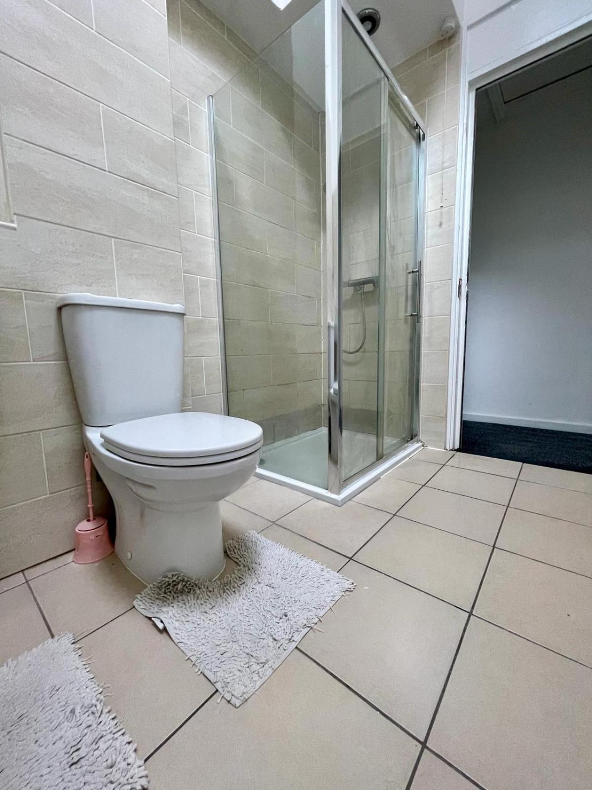 Homestays-Close To Coventry City And University I Free Parking I Wi-Fi 외부 사진