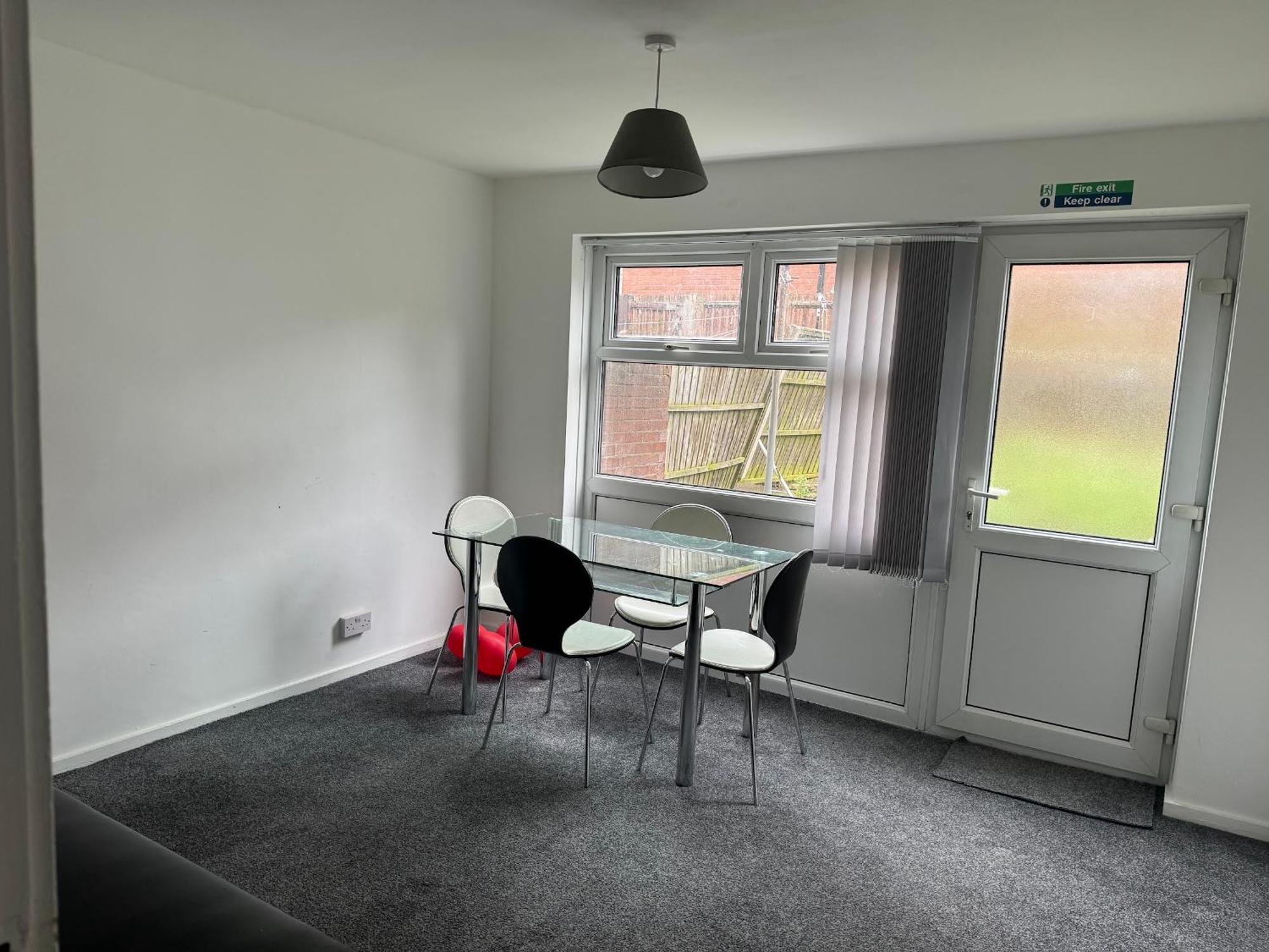 Homestays-Close To Coventry City And University I Free Parking I Wi-Fi 외부 사진
